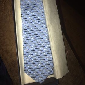 Blue boat vineyard vines neck tie